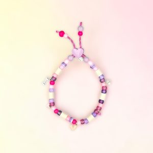 Collier cœur pour chien Cœur Arrosa en perles céramiques EM, création artisanale PEPS4PETS®, avec perles roses, lilas et blanches, petits cœurs décoratifs, monté sur une paracorde de 2 mm et fabriqué à la main à Bayonne.