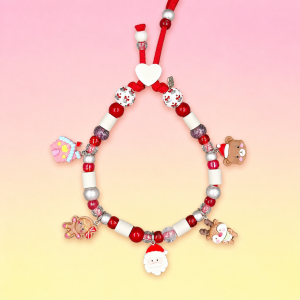 Collier de Noël pour chien Goxoki en perles céramiques EM, création artisanale française avec Père Noël, ourson, bonhomme en pain d'épices et cupcake, aux couleurs rouge, blanc et argent.