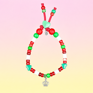 Collier basque pour chien Koroa en perles céramiques EM, création artisanale PEPS4PETS®, avec perles rouges, vertes et blanches, pendentif couronne, monté sur une paracorde de 4 mm et fabriqué à la main à Bayonne.